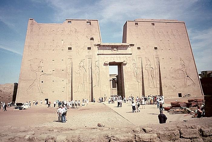 swiatynia_horusa_w_edfu.jpeg
